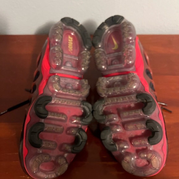 Nike Black and Red Athletic Shoes with Teal Lining Vapormax Plus - Picture 8 of 8
